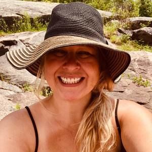 Meet your Posher, Connie